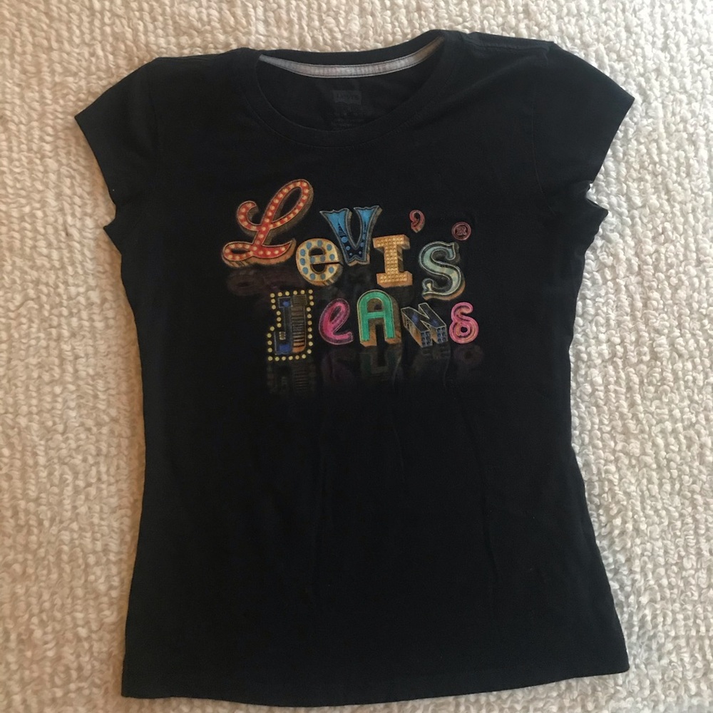 Levi’s T- shirt 👚